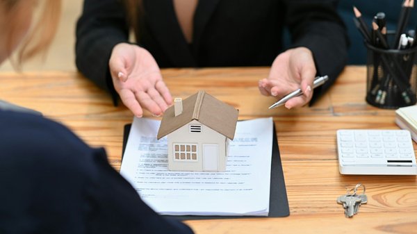 Comment trouver le meilleur avocat en droit immobilier à Paris 17 ?